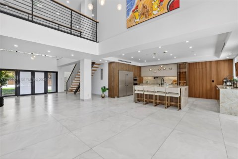 House in Fort Lauderdale, Florida 6 bedrooms, 420.57 sq.m. № 2063360 - photo 10