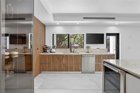 House in Fort Lauderdale, Florida 6 bedrooms, 420.57 sq.m. № 2063360 - photo 18