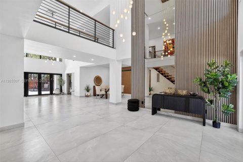 House in Fort Lauderdale, Florida 6 bedrooms, 420.57 sq.m. № 2063360 - photo 6