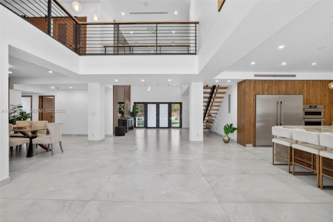 House in Fort Lauderdale, Florida 6 bedrooms, 420.57 sq.m. № 2063360 - photo 9