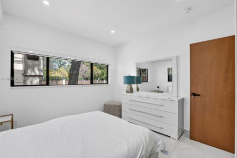 House in Fort Lauderdale, Florida 6 bedrooms, 420.57 sq.m. № 2063360 - photo 29