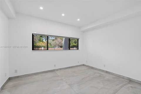 House in Fort Lauderdale, Florida 6 bedrooms, 420.57 sq.m. № 2063360 - photo 27