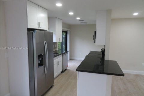 Casa en venta en Homestead, Florida, 3 dormitorios, 123.1 m2 № 2382037 - foto 13