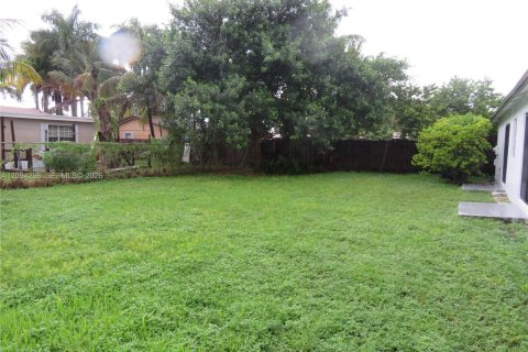 Casa en venta en Homestead, Florida, 3 dormitorios, 123.1 m2 № 2382037 - foto 9