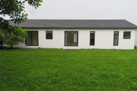 Casa en venta en Homestead, Florida, 3 dormitorios, 123.1 m2 № 2382037 - foto 8