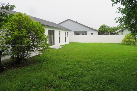 Casa en venta en Homestead, Florida, 3 dormitorios, 123.1 m2 № 2382037 - foto 11