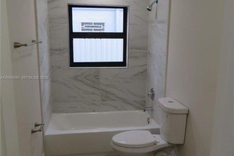 Casa en venta en Homestead, Florida, 3 dormitorios, 123.1 m2 № 2382037 - foto 19