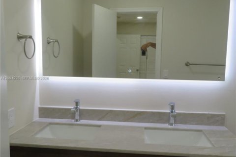 Casa en venta en Homestead, Florida, 3 dormitorios, 123.1 m2 № 2382037 - foto 18