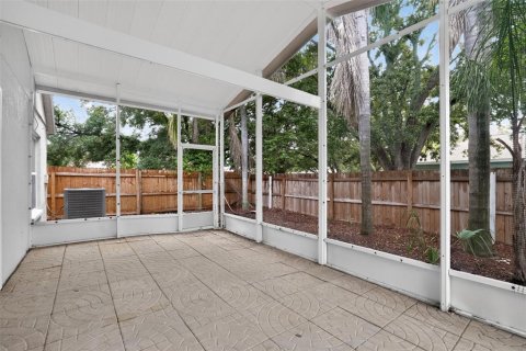 House in Riverview, Florida 4 bedrooms, 154.68 sq.m. № 2277164 - photo 13