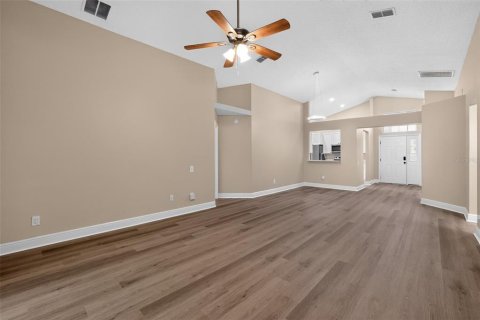 House in Riverview, Florida 4 bedrooms, 154.68 sq.m. № 2277164 - photo 4