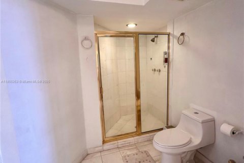 Condo in Miami Beach, Florida, 2 bedrooms  № 1962628 - photo 10