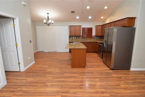 House in Largo, Florida 3 bedrooms, 131.64 sq.m. № 1894325 - photo 15