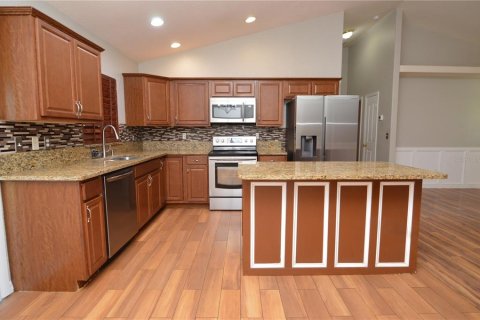 House in Largo, Florida 3 bedrooms, 131.64 sq.m. № 1894325 - photo 8
