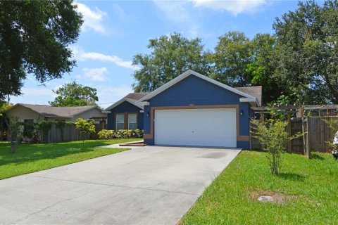 House in Largo, Florida 3 bedrooms, 131.64 sq.m. № 1894325 - photo 1