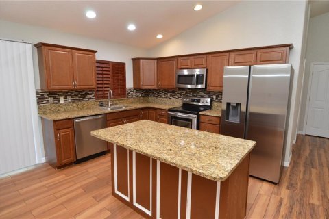 House in Largo, Florida 3 bedrooms, 131.64 sq.m. № 1894325 - photo 9