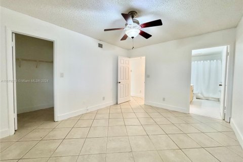 Condo in Oakland Park, Florida, 1 bedroom  № 1936308 - photo 19