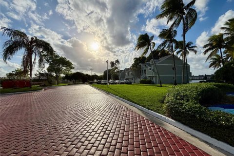 Condo in Oakland Park, Florida, 1 bedroom  № 1936308 - photo 24