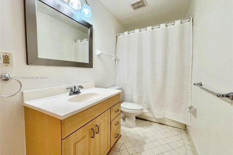 Condo in Oakland Park, Florida, 1 bedroom  № 1936308 - photo 5