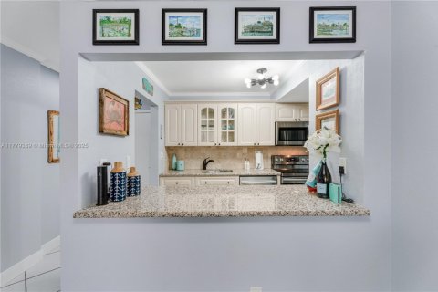 Condo in Tavernier, Florida, 2 bedrooms  № 1868684 - photo 15
