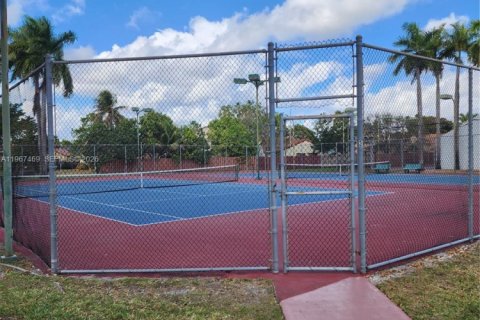 Снять в аренду кондоминиум в Хайалиа, Флорида 3 спальни, 102.19м2, № 2028667 - фото 3