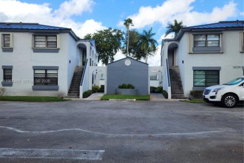 Снять в аренду кондоминиум в Хайалиа, Флорида 3 спальни, 102.19м2, № 2028667 - фото 2