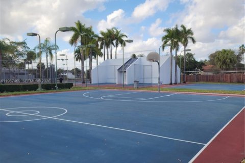 Снять в аренду кондоминиум в Хайалиа, Флорида 3 спальни, 102.19м2, № 2028667 - фото 5