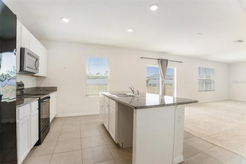 Villa ou maison à vendre à Zephyrhills, Floride: 4 chambres, 224.82 m2 № 1718540 - photo 9