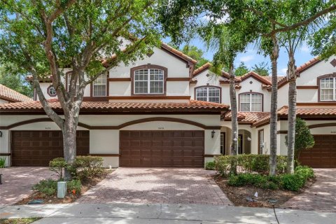 Touwnhouse à louer à Orlando, Floride: 4 chambres, 263.47 m2 № 1894549 - photo 1
