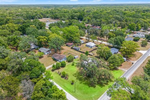 House in Brooksville, Florida 3 bedrooms, 164.99 sq.m. № 2117970 - photo 2