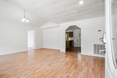 House in Brooksville, Florida 3 bedrooms, 164.99 sq.m. № 2117970 - photo 8