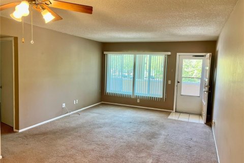 Condo in Clearwater, Florida, 2 bedrooms  № 1657103 - photo 5