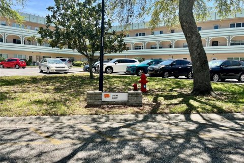 Condo in Clearwater, Florida, 2 bedrooms  № 1657103 - photo 2