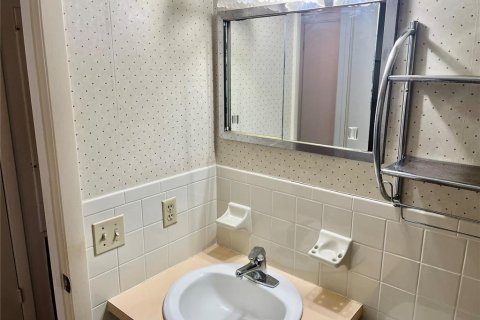 Condo in Clearwater, Florida, 2 bedrooms  № 1657103 - photo 20