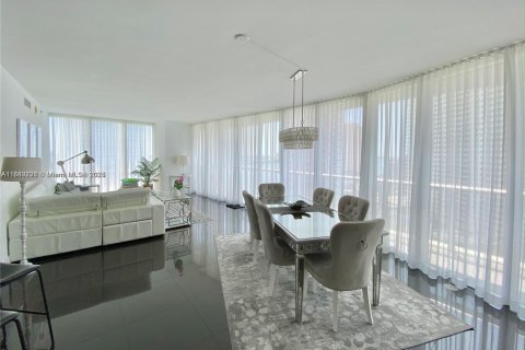 Condominio en alquiler en Miami, Florida, 3 dormitorios, 169.55 m2 № 1922064 - foto 20