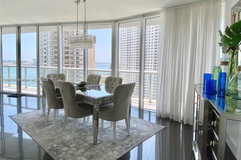 Condominio en alquiler en Miami, Florida, 3 dormitorios, 169.55 m2 № 1922064 - foto 11