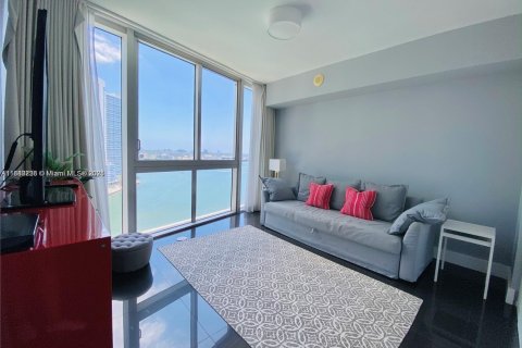 Condominio en alquiler en Miami, Florida, 3 dormitorios, 169.55 m2 № 1922064 - foto 18