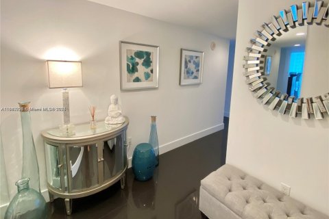 Condominio en alquiler en Miami, Florida, 3 dormitorios, 169.55 m2 № 1922064 - foto 13