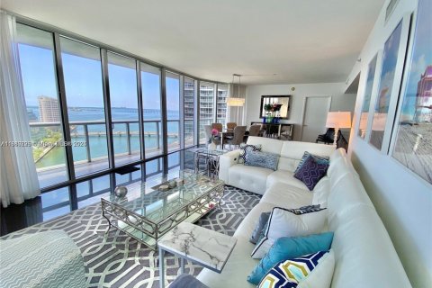 Condominio en alquiler en Miami, Florida, 3 dormitorios, 169.55 m2 № 1922064 - foto 1