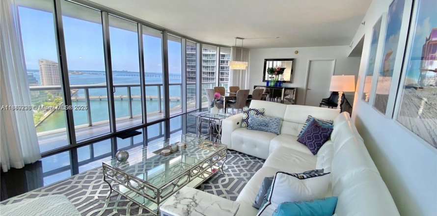 Condominio en Miami, Florida, 3 dormitorios  № 1922064
