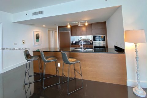 Condominio en alquiler en Miami, Florida, 3 dormitorios, 169.55 m2 № 1922064 - foto 14