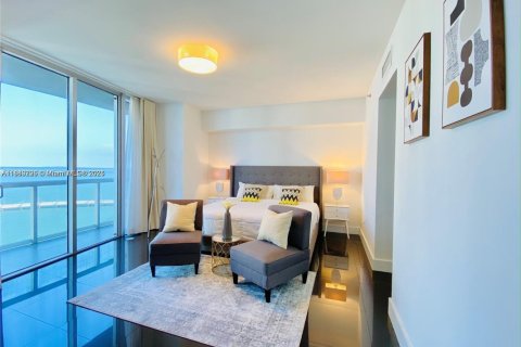 Condominio en alquiler en Miami, Florida, 3 dormitorios, 169.55 m2 № 1922064 - foto 17