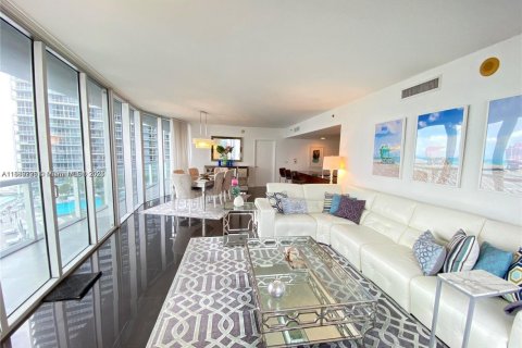 Condominio en alquiler en Miami, Florida, 3 dormitorios, 169.55 m2 № 1922064 - foto 6