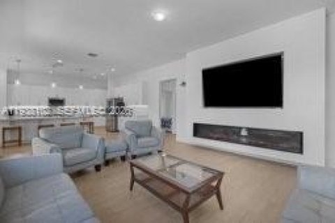 Купить виллу или дом в Хомстед, Флорида 5 спален, 299.05м2, № 1997833 - фото 13