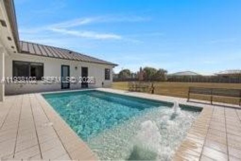 Купить виллу или дом в Хомстед, Флорида 5 спален, 299.05м2, № 1997833 - фото 24