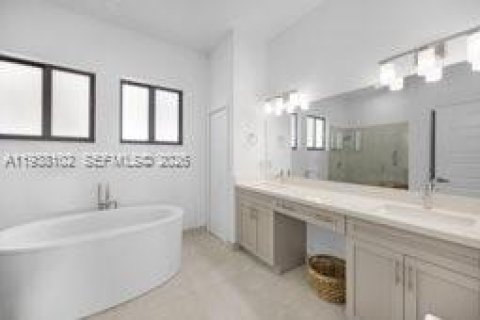 Купить виллу или дом в Хомстед, Флорида 5 спален, 299.05м2, № 1997833 - фото 17