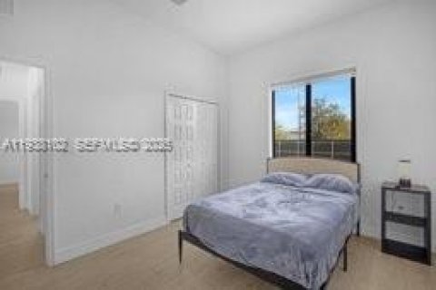 Купить виллу или дом в Хомстед, Флорида 5 спален, 299.05м2, № 1997833 - фото 18