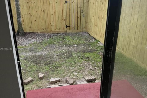 Купить таунхаус в Хомстед, Флорида 3 спальни, 85.47м2, № 2005783 - фото 17