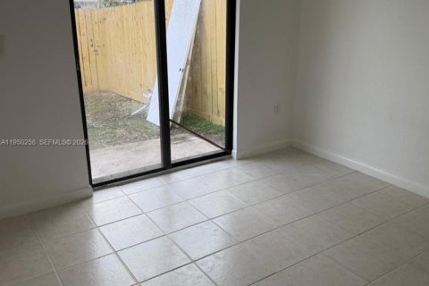 Купить таунхаус в Хомстед, Флорида 3 спальни, 85.47м2, № 2005783 - фото 6