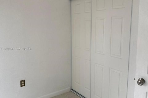 Купить таунхаус в Хомстед, Флорида 3 спальни, 85.47м2, № 2005783 - фото 7