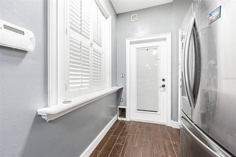 Townhouse in Kenneth City, Florida 3 bedrooms, 149.85 sq.m. № 2157379 - photo 5